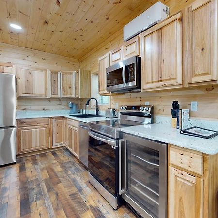 Whiskey Barrel Retreat Villa Sevierville Exterior photo